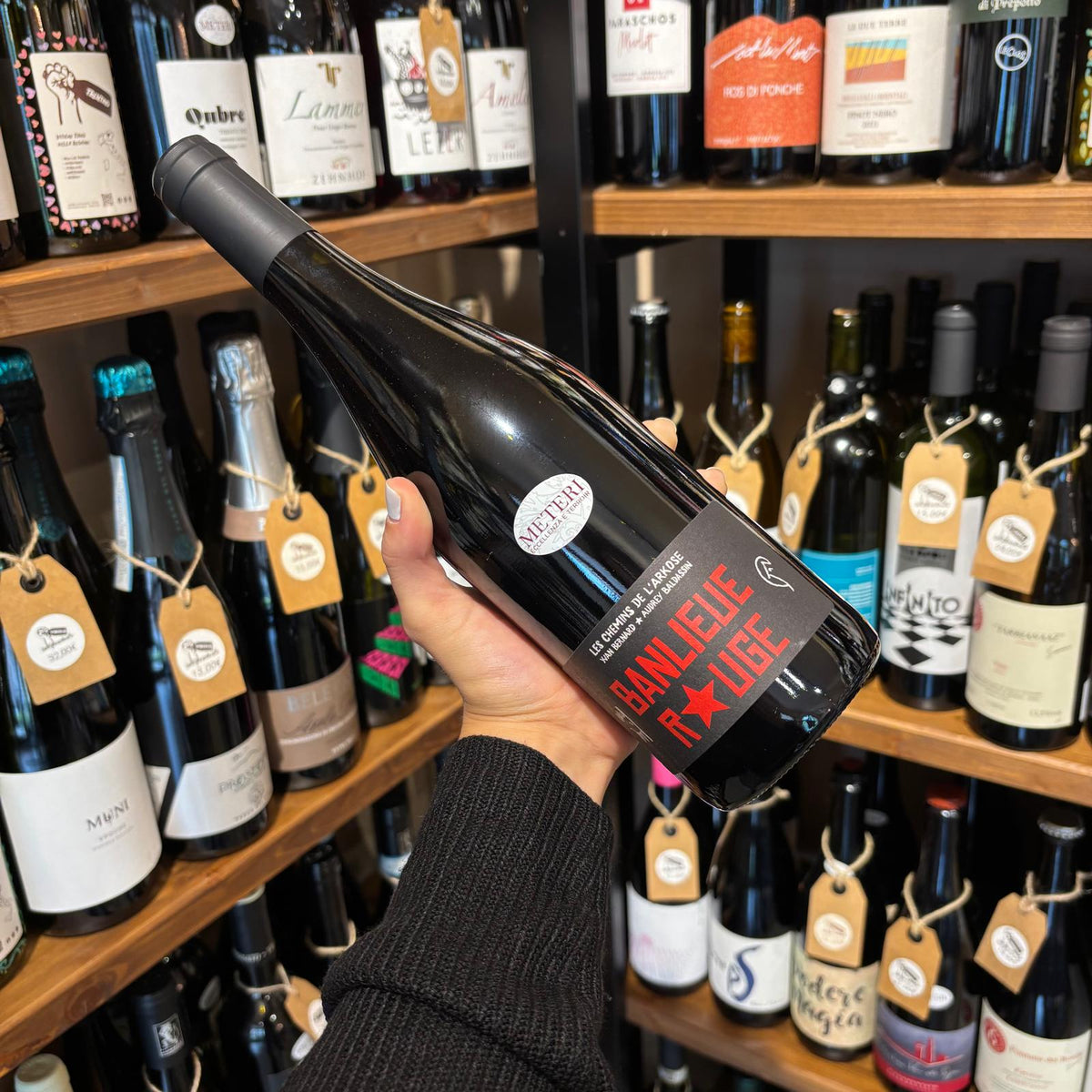 Bottiglia di Banlieue Rouge 2024, vino rosso d’Auvergne di Les Chemins de l’Arkose.