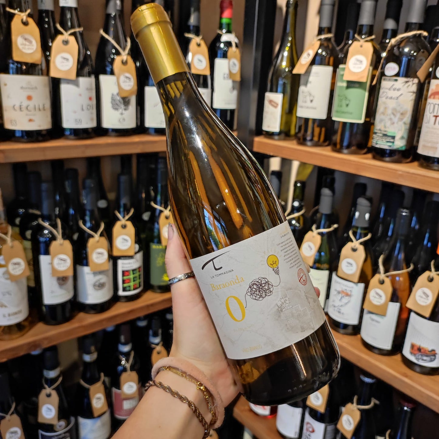 Bottiglia di Baraonda 2025, vino bianco piemontese di La Tommasina.