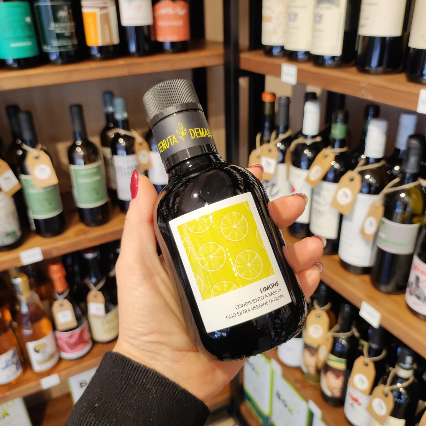 Bottiglia di condimento al limone – olio extravergine aromatizzato di Tenuta Demaio