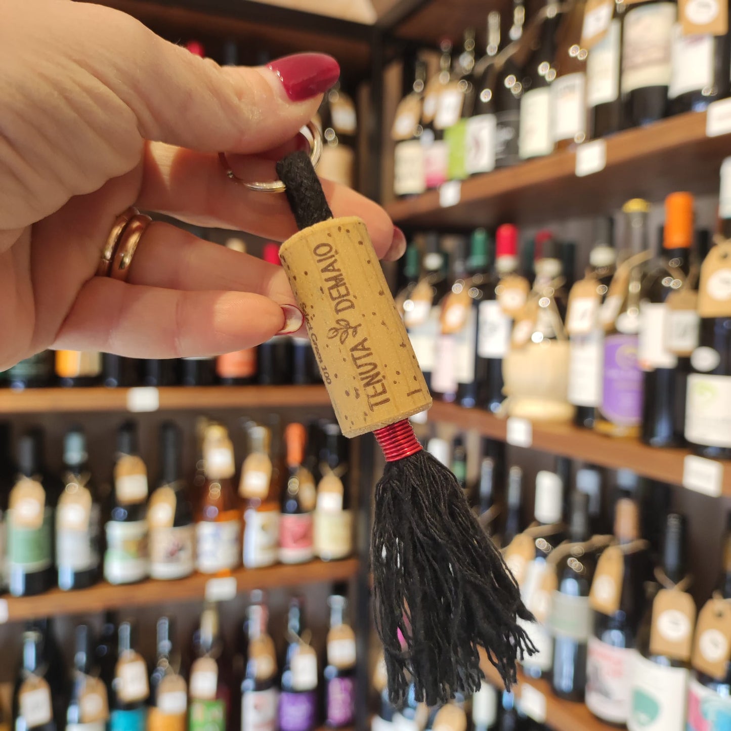 Portachiavi artigianale realizzato a mano con tappo di sughero