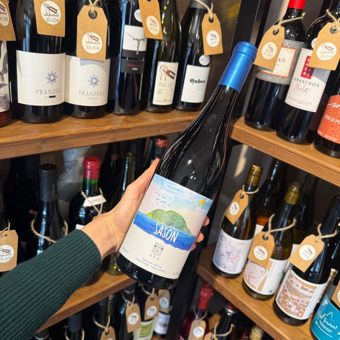 vino rosso balaj sason albania bottiglia