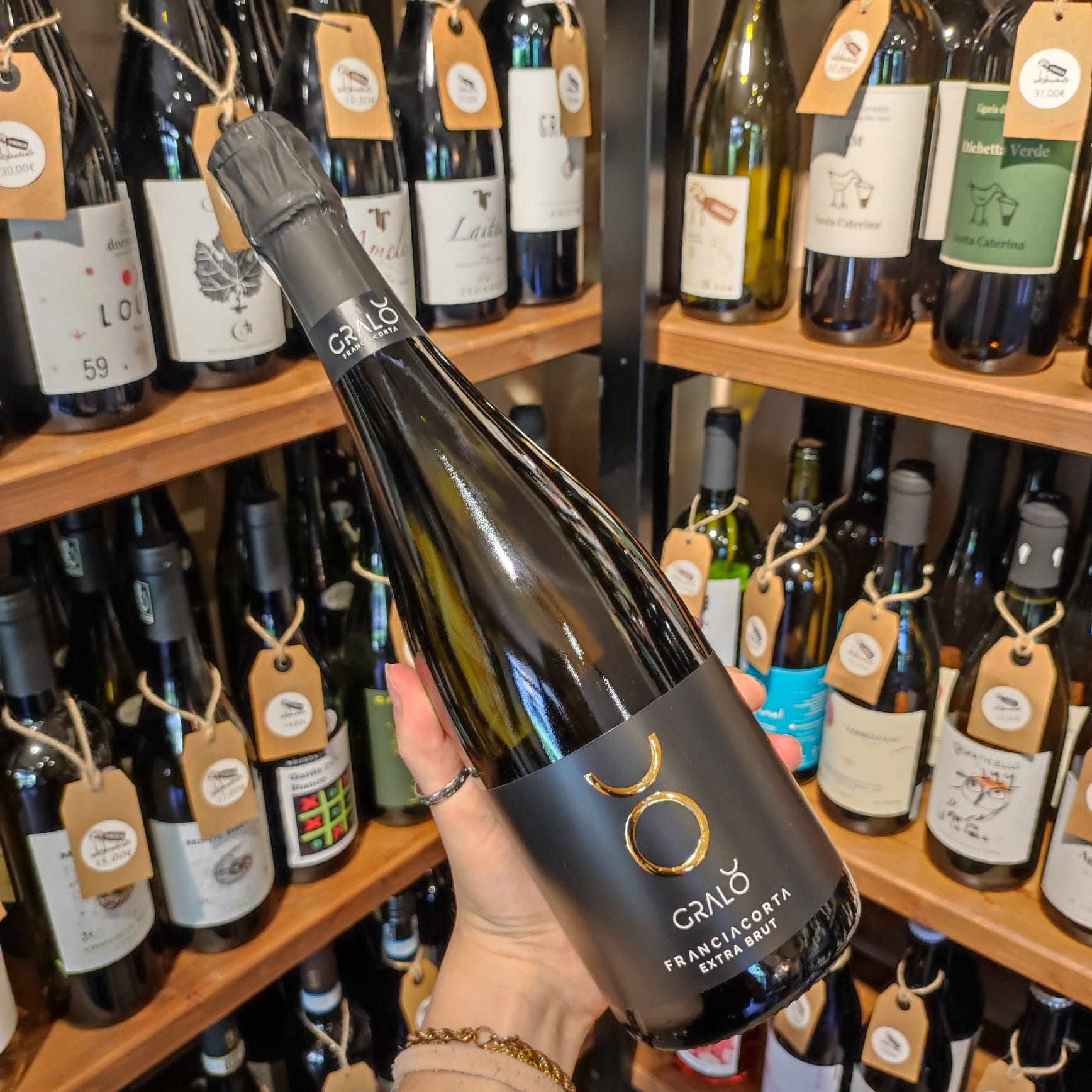 Bottiglia di Franciacorta Extra Brut 100% Chardonnay di Gralò.
