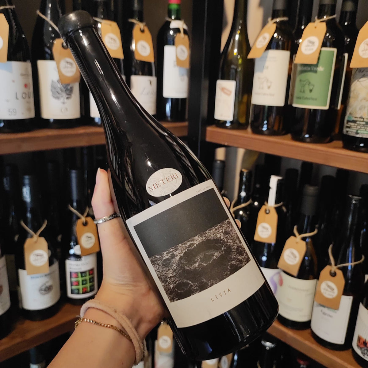 Bottiglia di Livia 2019, vino bianco di Samos di Sous le Végétal.