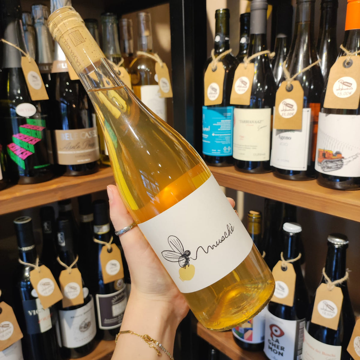 Bottiglia di Muschè Macerato, vino bianco Forlì IGT di La Via del Colle.