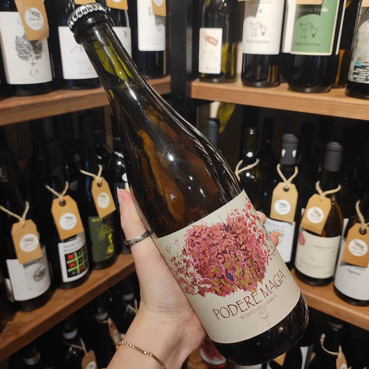 Bottiglia di Podere Magia, vino rosato dell’Emilia IGT.
