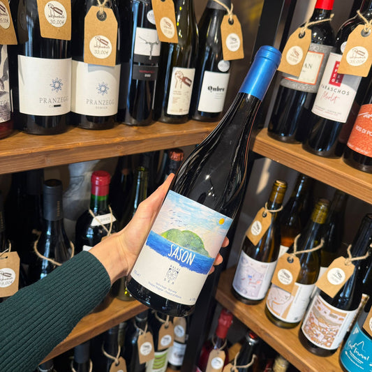 vino rosso balaj sason albania bottiglia