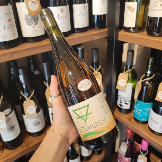 Bottiglia di Vurgo, vino bianco Terre Siciliane IGP di Viteadovest.